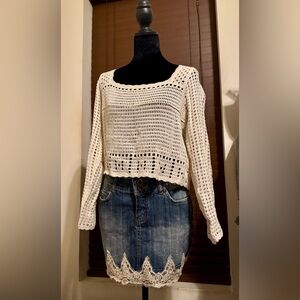 S&E Fashion Cream Crochet Knit Top